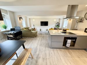 Photo 16- click for photo gallery